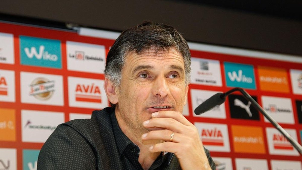 José Luis Mendilibar, en rueda de prensa.-ARABA PRESS