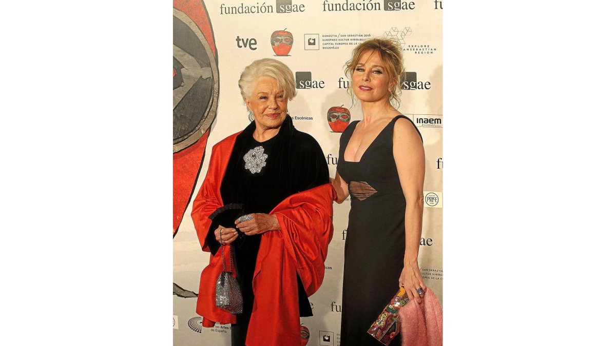 Lola Herrera y Natalia Dicenta, ayer.-ICAL