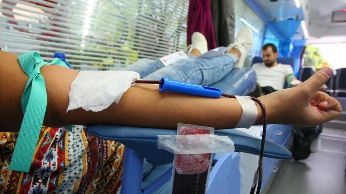 Una joven dona sangre.-ICAL