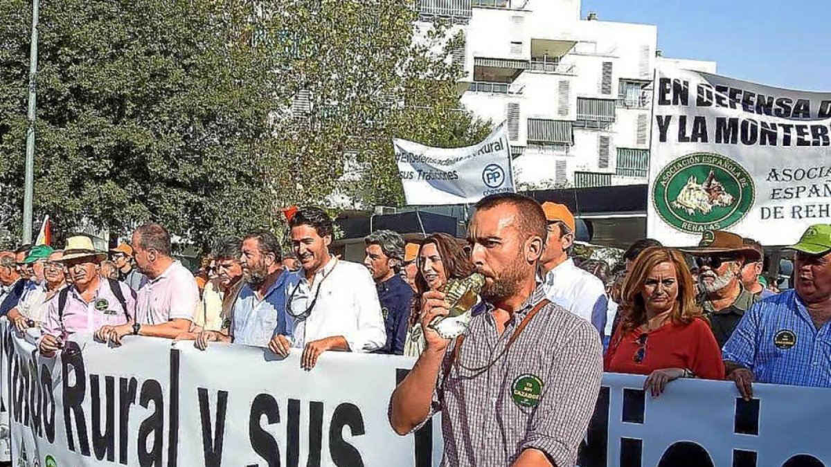 Manifestación de cazadorers el pasado mes de septiembre en Córdoba.-LEONARDO DE LA FUENTE
