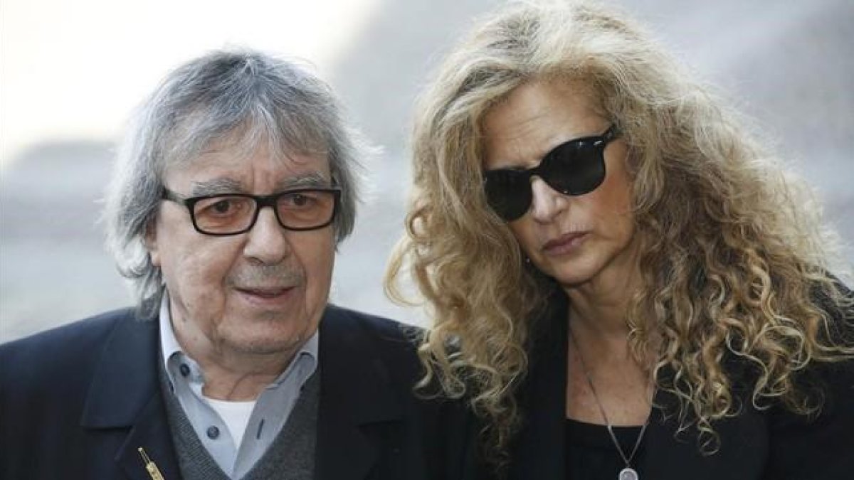 Bill Wyman, junto a su esposa, Suzanne Acosta, en marzo del 2014.-LUKE MACGREGOR