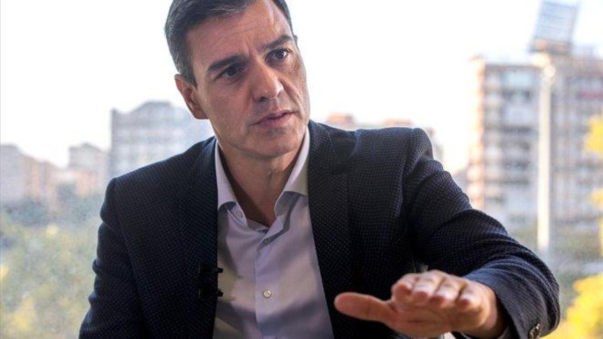 Pedro Sánchez, durante la entrevista.-FERNANDO BUSTAMANTE