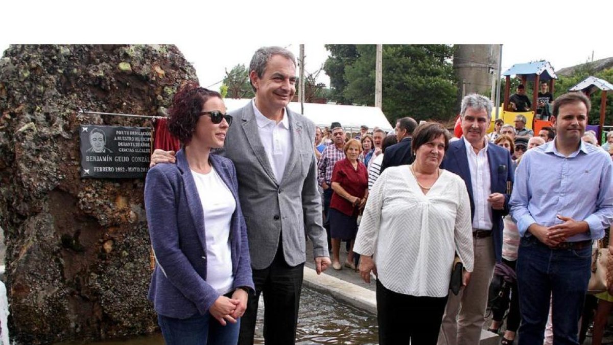Zapatero en Brañuelas en el homenaje a Geijo.-ICAL