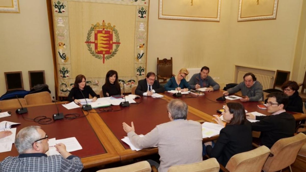 Reunión de la constitución del Consejo de Administración de la Entidad Pública del Agua.-TWITTER DEL AYUNTAMIENTO DE VALLADOLID