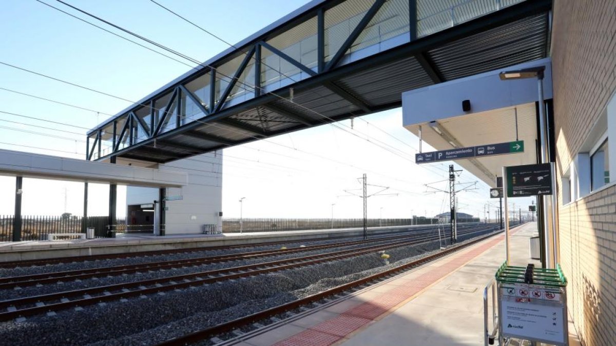 Estación del AVE en Medina del Campo.-ICAL
