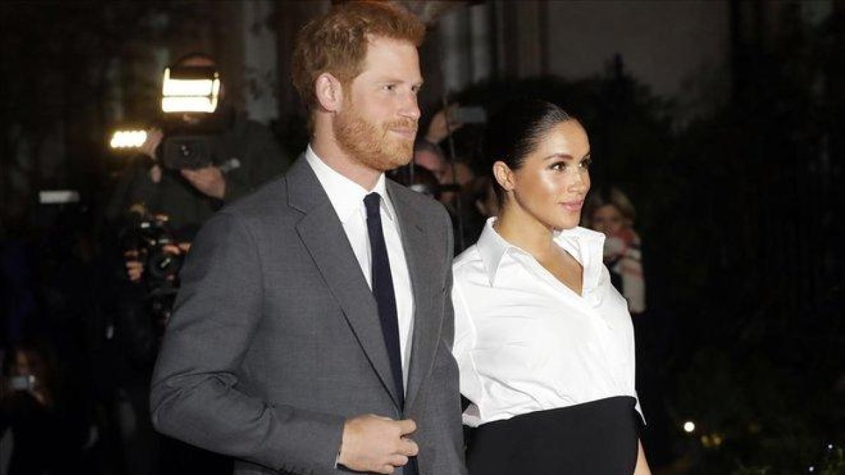 Enrique de Inglaterra y Meghan Markle, el pasado febrero.-AP / KIRSTY WIGGLESWORTH