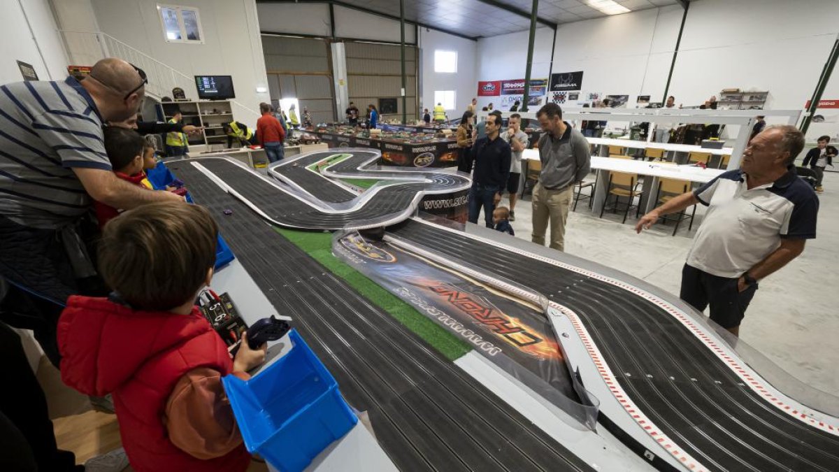 El mayor Scalextric de Castilla y León se estrena en Valladolid. PHOTOGENIC