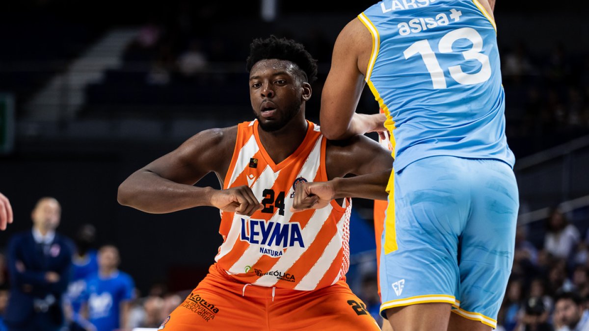 Lotanna Nwogbo en su etapa en Leyma Coruña. / E. M.