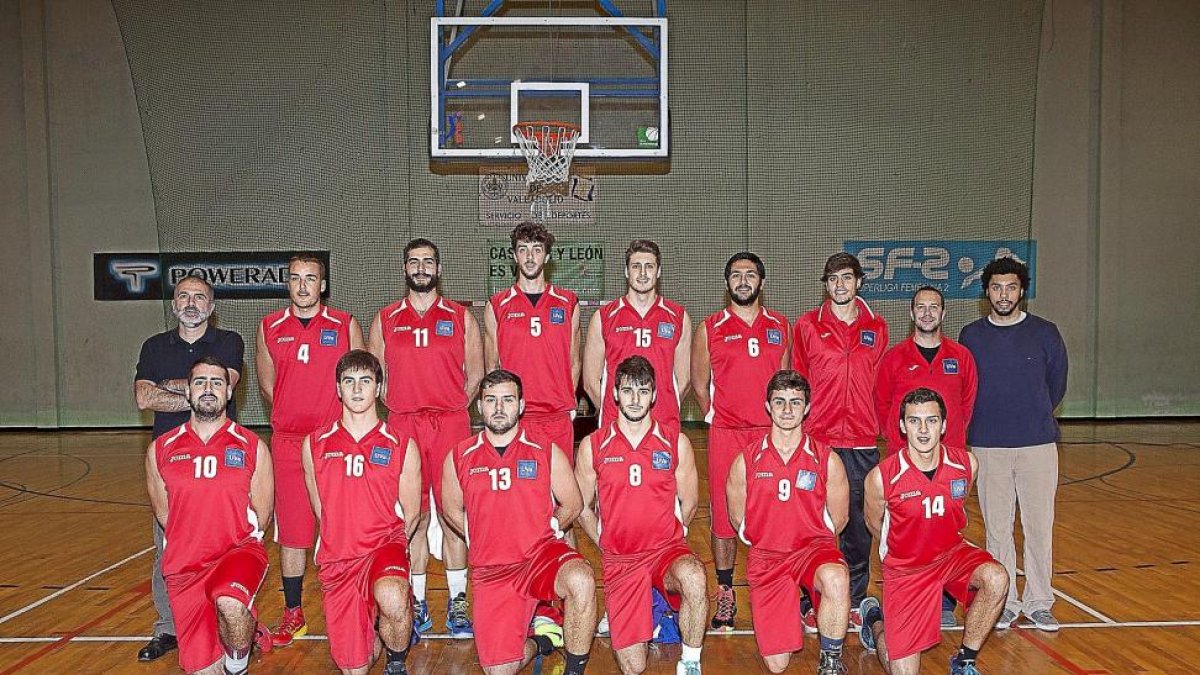 Plantilla de la Universidad de Valladolid militante en la Liga EBA.-J. C. CASTILLO