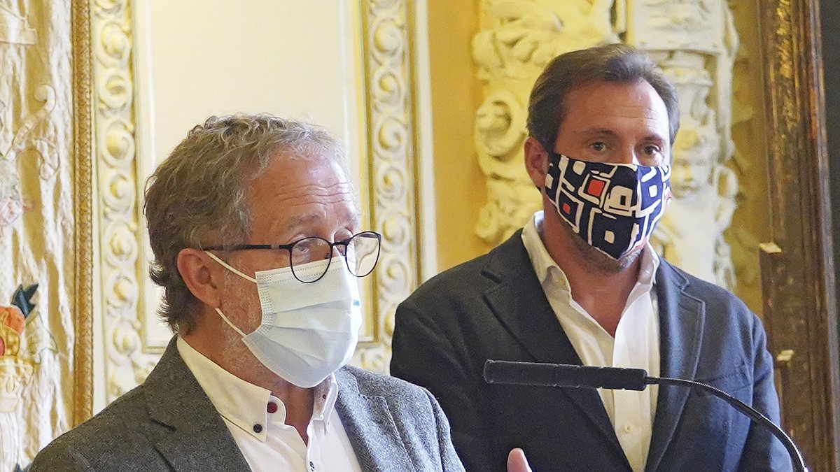 Saravia y Puente presentan el nuevo Plan de Vivienda en el Ayuntamiento. / ICAL