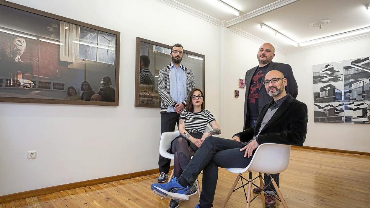 Juan Carlos Quindós, Jennifer Custodio, Carlos Tmori y Jesús Portal, en una de las habitaciones de La Gran.-MIGUEL ÁNGEL SANTOS