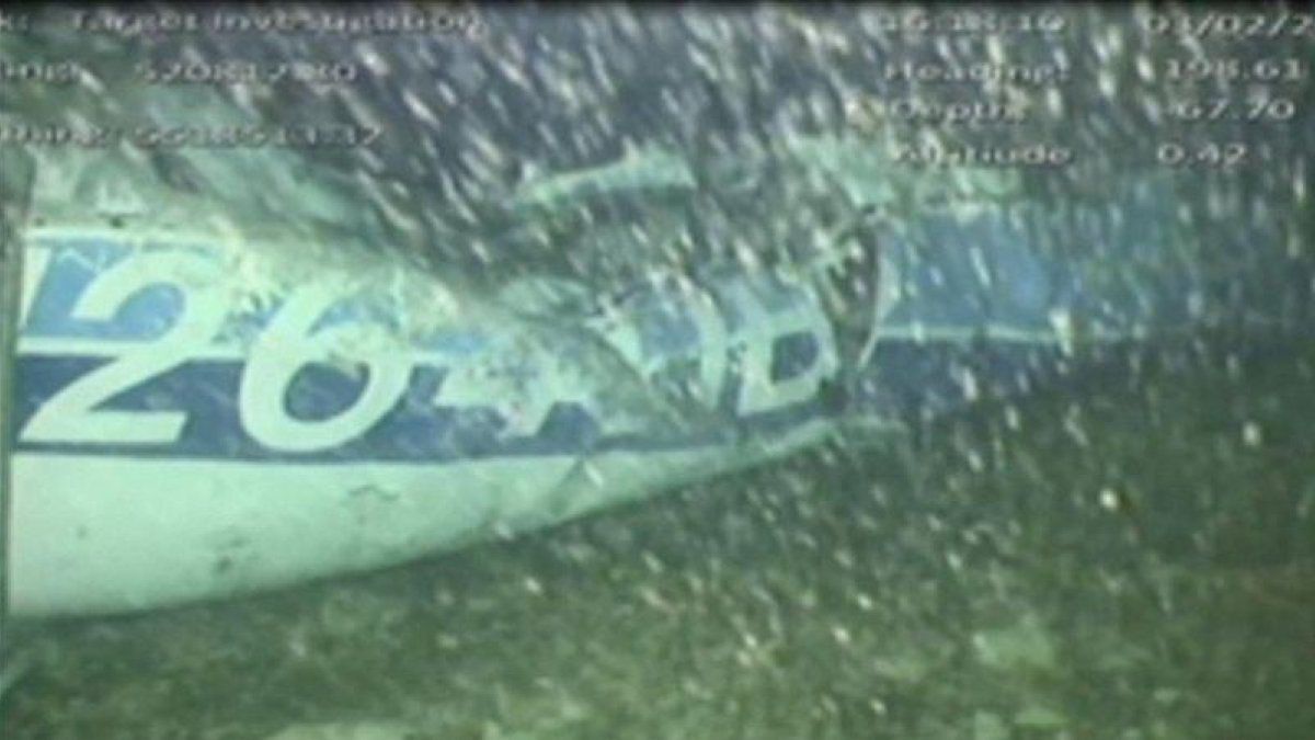 Restos de la avioneta en que viajaba Sala.-EL PERIÓDICO
