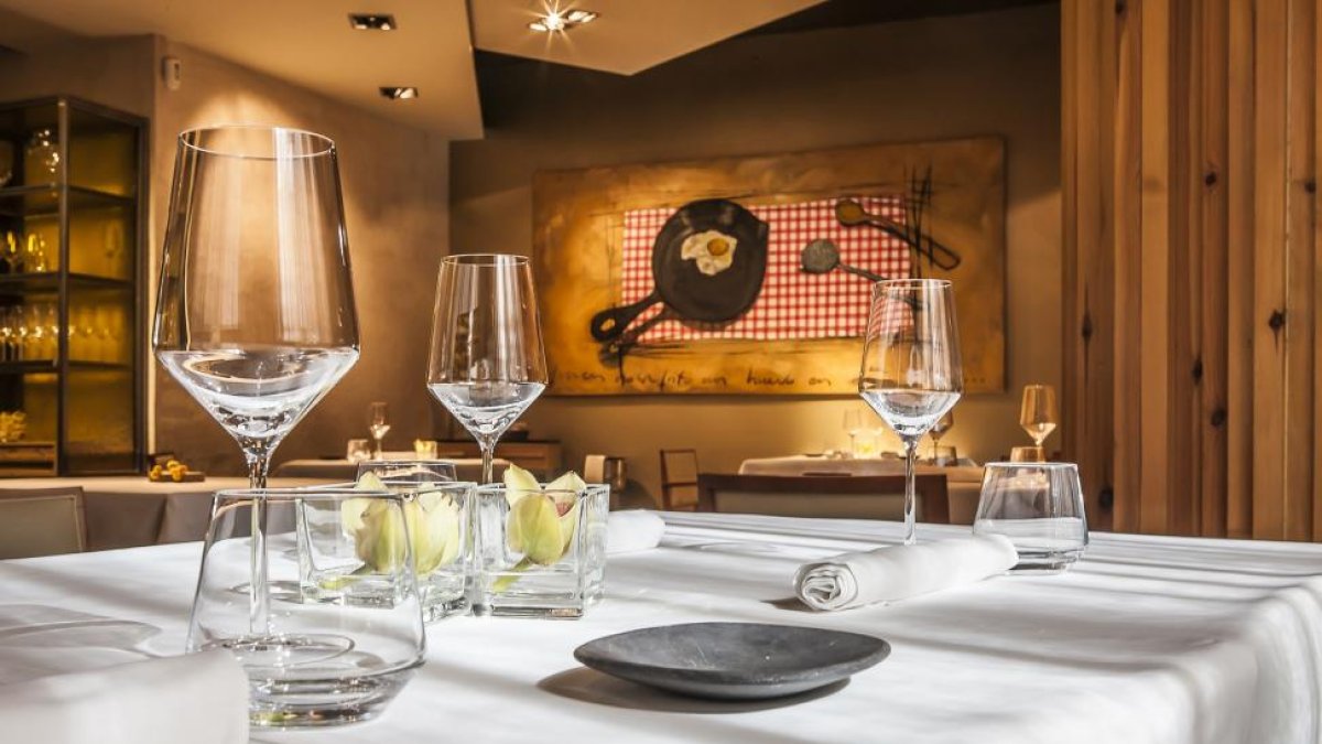 Detalle de unos de los rincones de este acogedor restaurante vallisoletano, situado junto a la catedral-L.P.