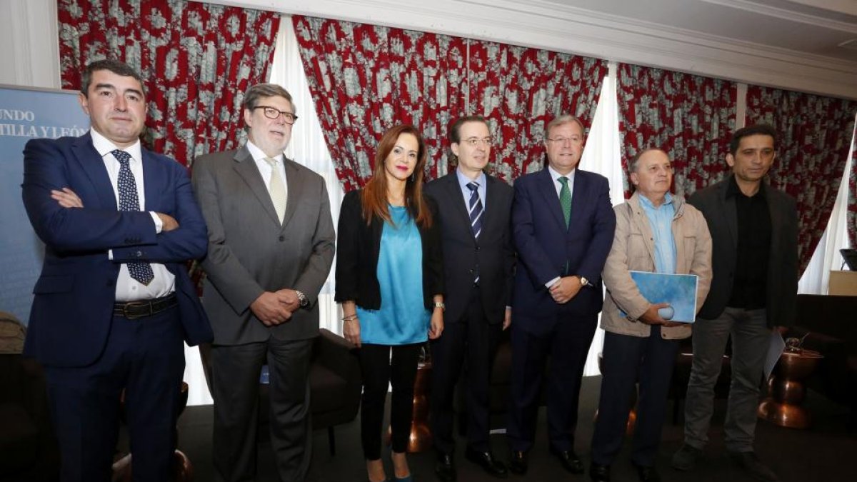 La presidenta de las Cortes, Silvia Clemente, asiste a la jornada 'Incidencia de la I+D+i en la competitividad y el empleo' organizada por el Consejo Económico y Social (CES) en colaboración con El Mundo-Diario de Castilla y León-ICAL