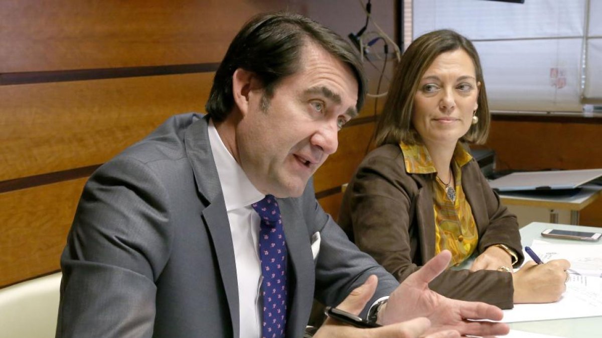 La consejera de Agricultura y Ganadería, Milagros Marcos, preside el Consejo Regional Agrario, en el que participa el consejero de Fomento y Medio Ambiente, Juan Carlos Suárez-Quiñones-Ical