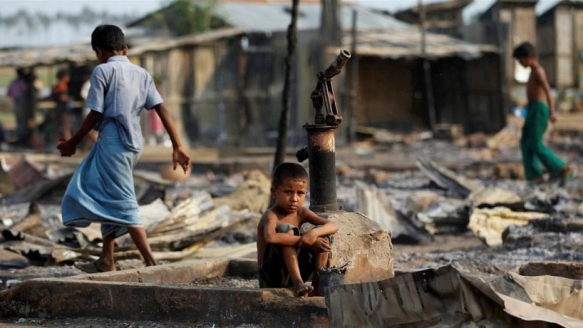 Campo de desplazados rohingya destruido tras ser incendiado.-REUTERS / SOE ZEYA TUN