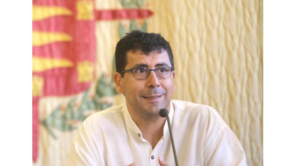 Alberto Bustos.-ICAL