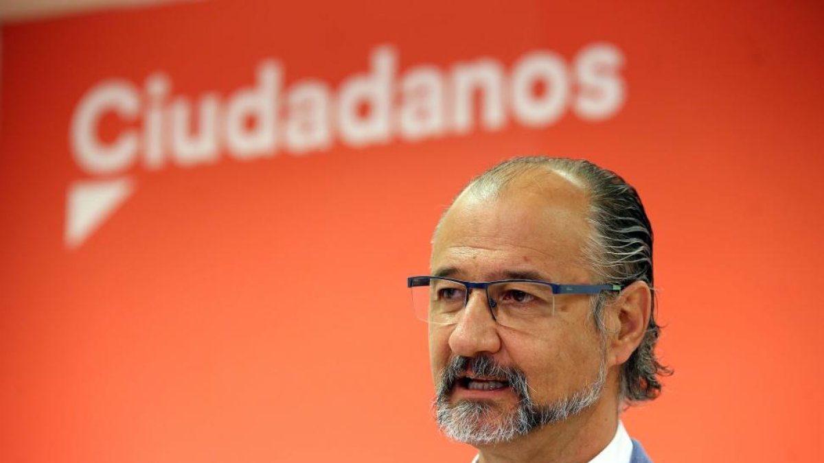 El portavoz de Ciudadanos en las Cortes regionales, Luis Fuentes, valora la actualidad política.-ICAL