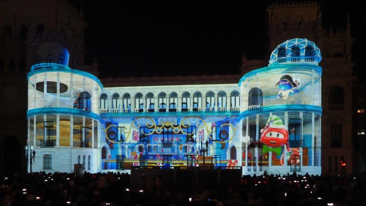 'Videomapping' navideño proyectado en la fachada de la Academia de Caballería.- PHOTOGENIC