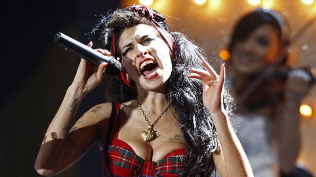 Amy Winehouse en su actuación en los Brit Awards en el 2008.-ALESSIA PIERDOMENICO