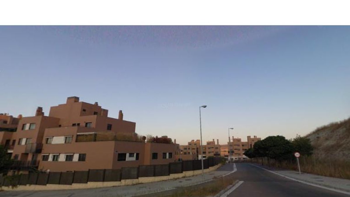 Calle Siervas de Jesús (barrio de Parquesol.- E.M.