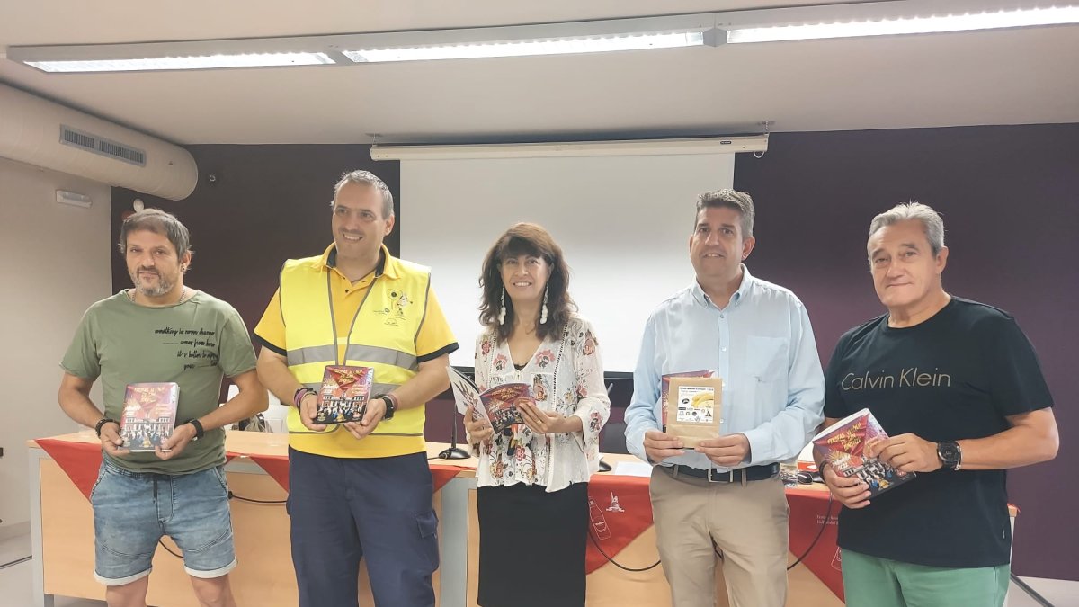 Presentación del programa de la Coordinadora de Peñas para las Fiestas de Valladolid. E.M.