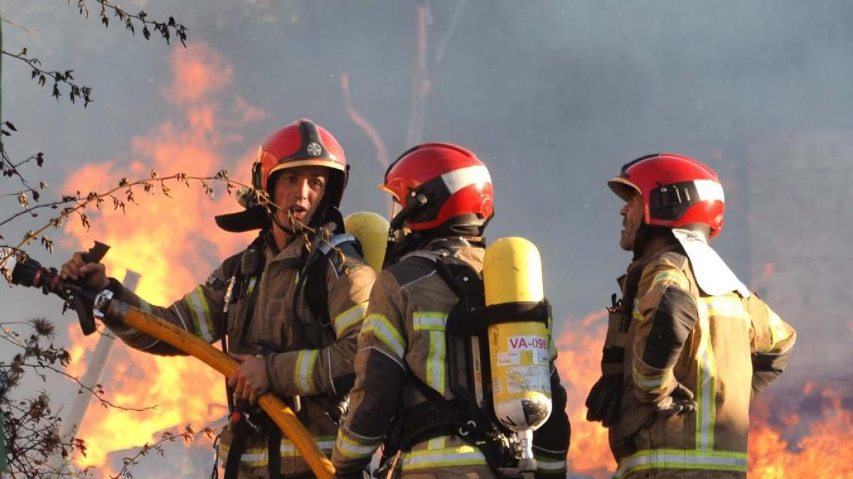 Incendio en una nave en octubre de 2022 / PHOTOGENIC