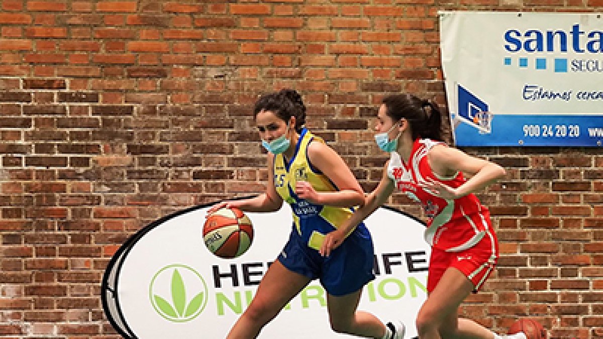 Duelo entre Corazonistas y La Salle femenino. /M. G. EGEA