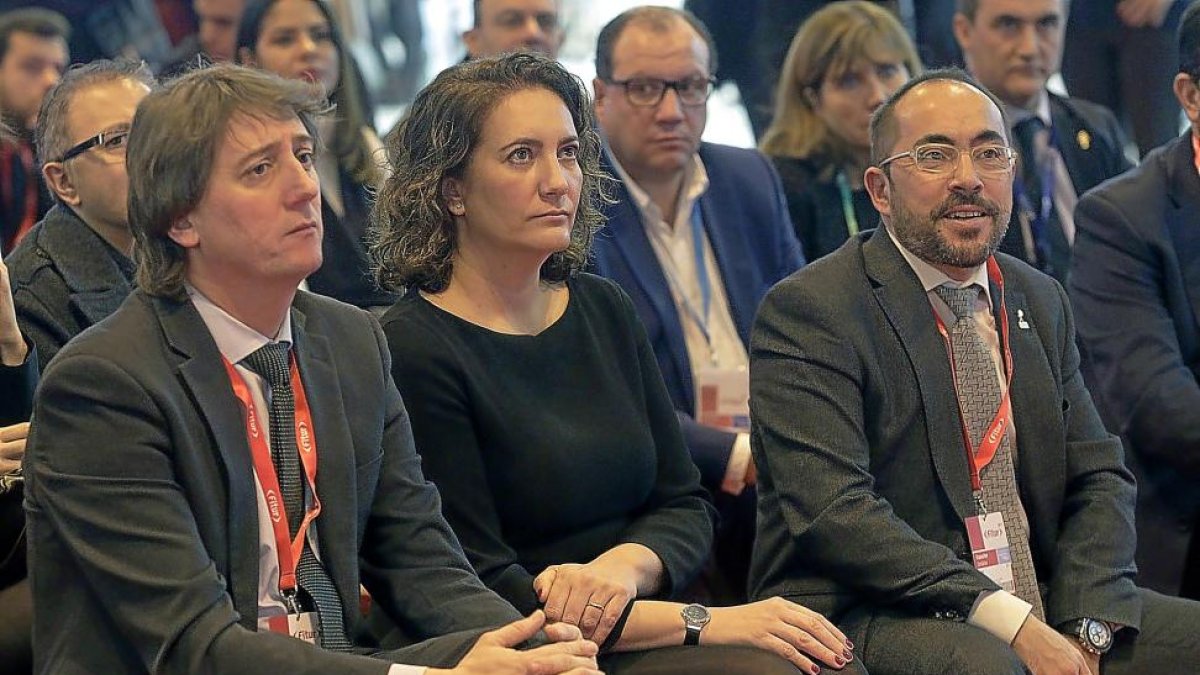 Carlos Martínez, Josefa García Cirac y Luis Rey, ayer en la Feria Internacional de Turismo.-ICAL