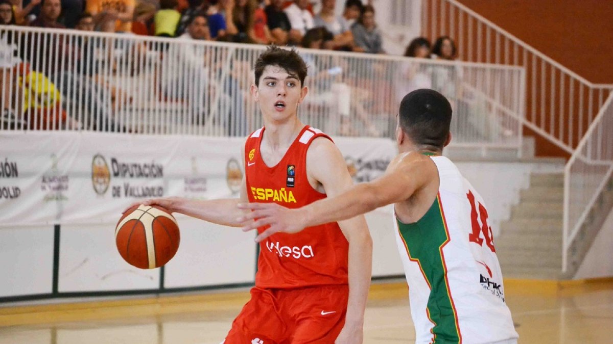 Sergio de Larrea, con la camiseta de España en el partido ante Portugal jugado en Boecillo. / EL MUNDO