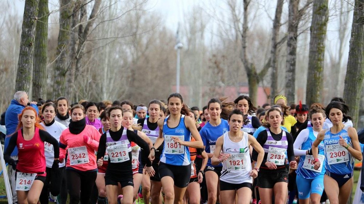 32 Cross Rondilla 'Las doce uvas' Valladolid.