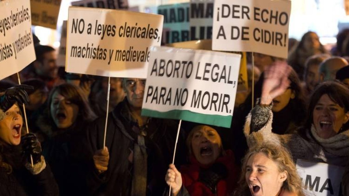 Protesta en Madrid contra la contrarreforma del aborto, el 20 de diciembre.-Foto: AFP / JAVIER SORIANO