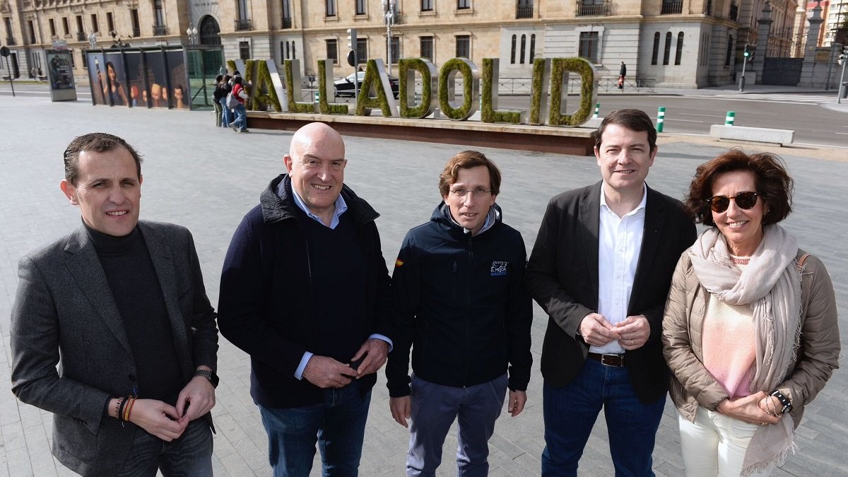 Almeida respalda la candidatura de Carnero en Valladolid.- @alferma1