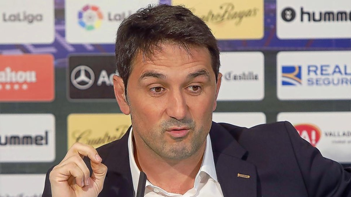 Braulio Vázquez, durante la rueda de prensa que dio ayer en Zorrilla.-J.M.LOSTAU