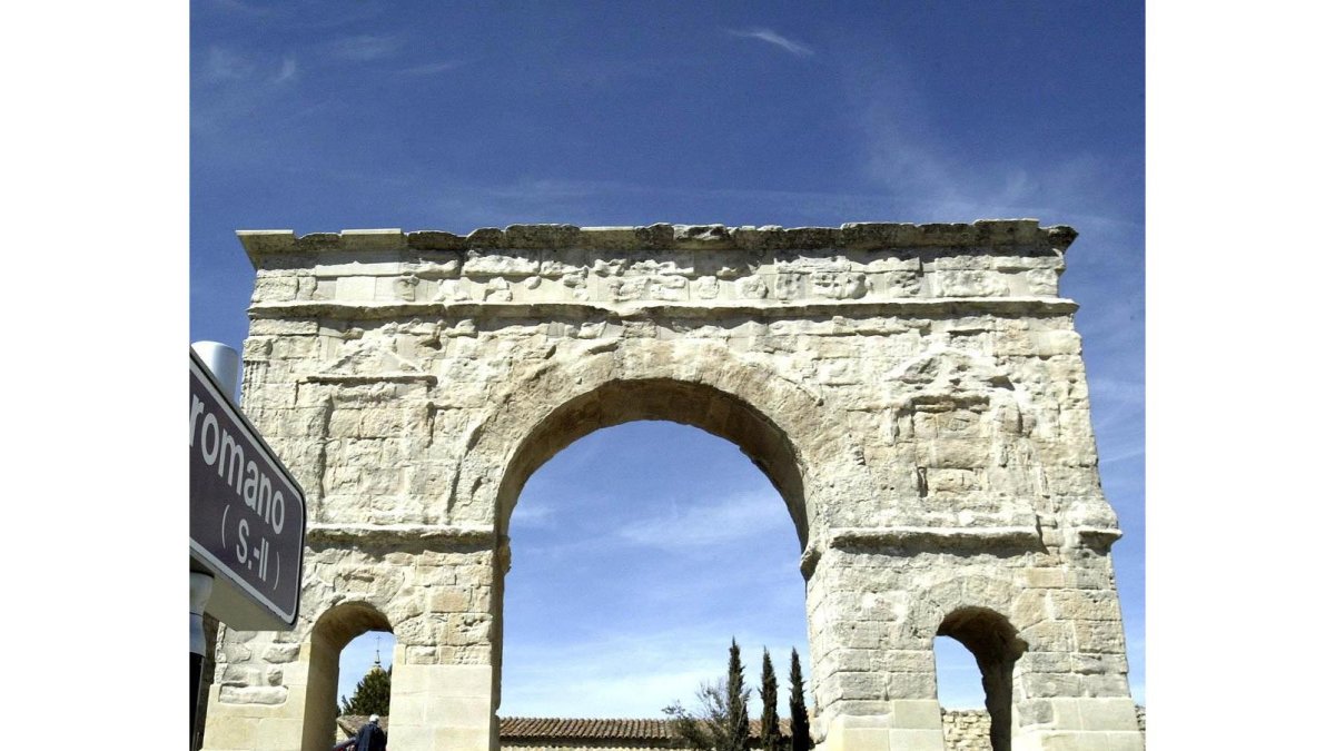 La comarca del Jalón ofrece desde la huella romana en Medinaceli al pasado ferroviario de Arcos o la única soldadesca de la Comunidad.-V. GUISANDE