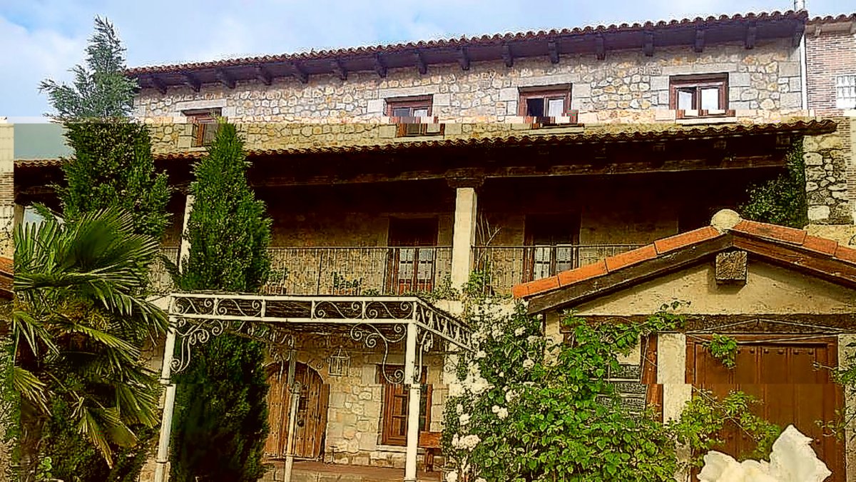 Hotel rural  de San Pelayo de cuatro estrellas puesto a la venta.-E. M.