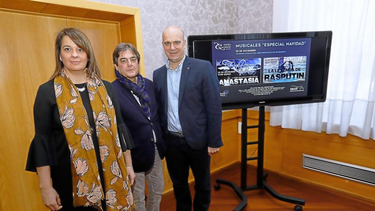 Laura de Juan,  José María Viteri y Sergio San Juan,-J. M. LOSTAU