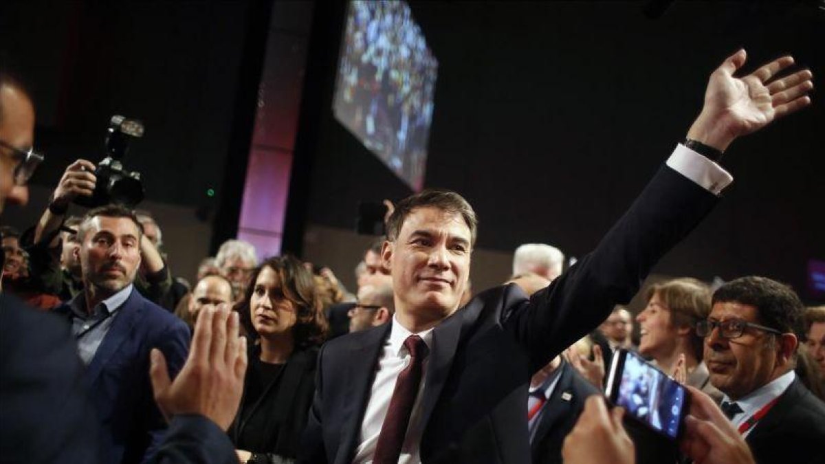 El secretario general de los socialistas franceses, Olivier Faure, en el 78 Congreso del partido en París.-AP / THIBAULT CAMUS