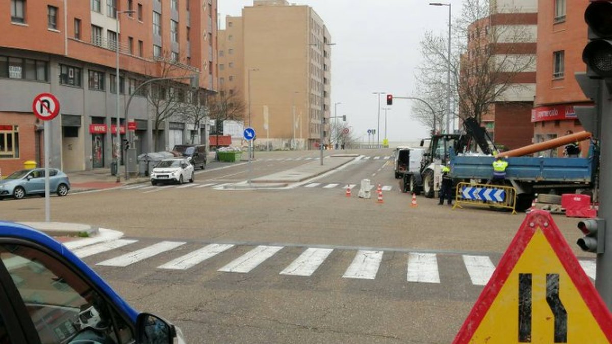 Carril ocupado en la Calle Ciudad de La Habana en Parquesol. - Policía Municipal Valladolid