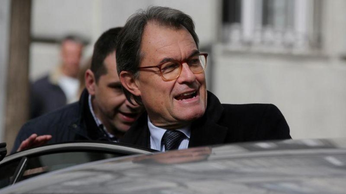 Artur Mas, tras salir del Tribunal Supremo, en febrero del 2018.-JOSÉ LUIS ROCA