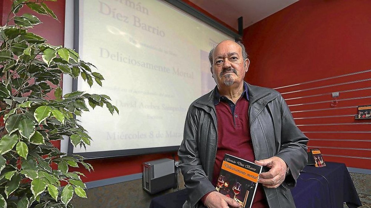 Díez Barrio durante la presentación de una obra anterior.-PABLO REQUEJO