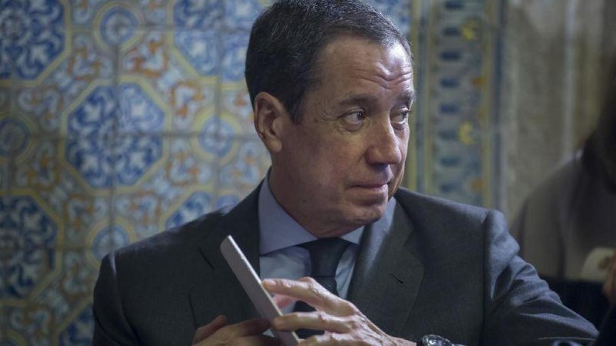 Eduardo Zaplana, el mes de enero, en Valencia.-MIGUEL LORENZO