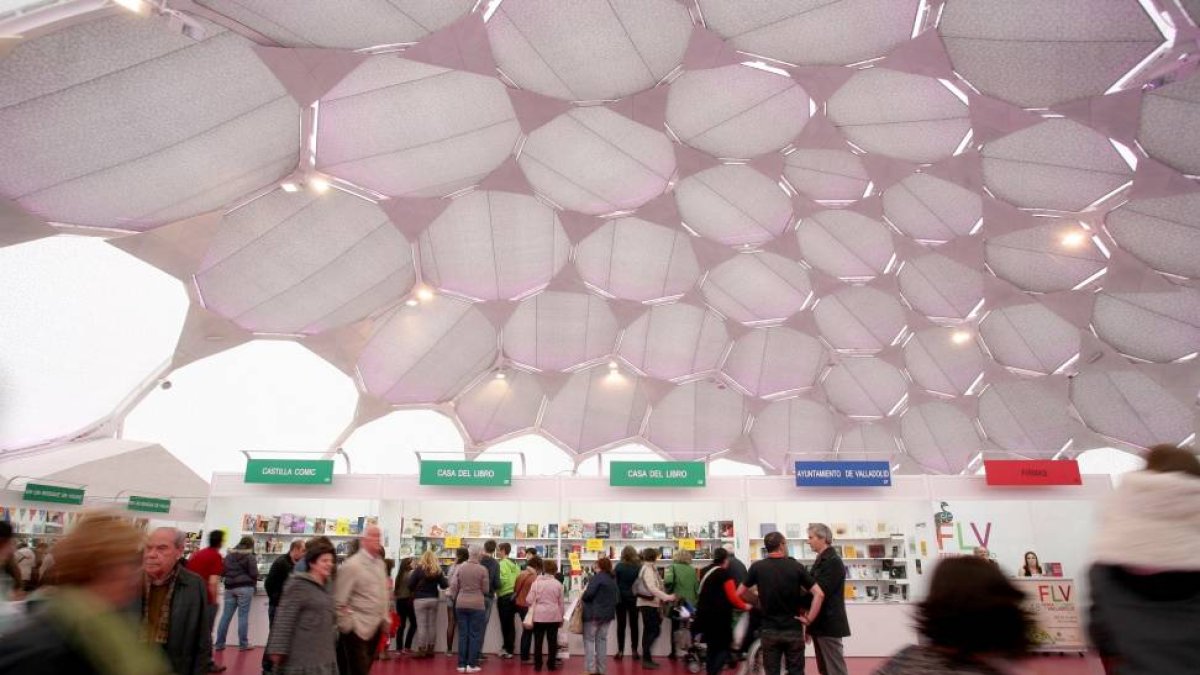 Feria del Libro de Valladolid en la Cúpula del Milenio-Ical