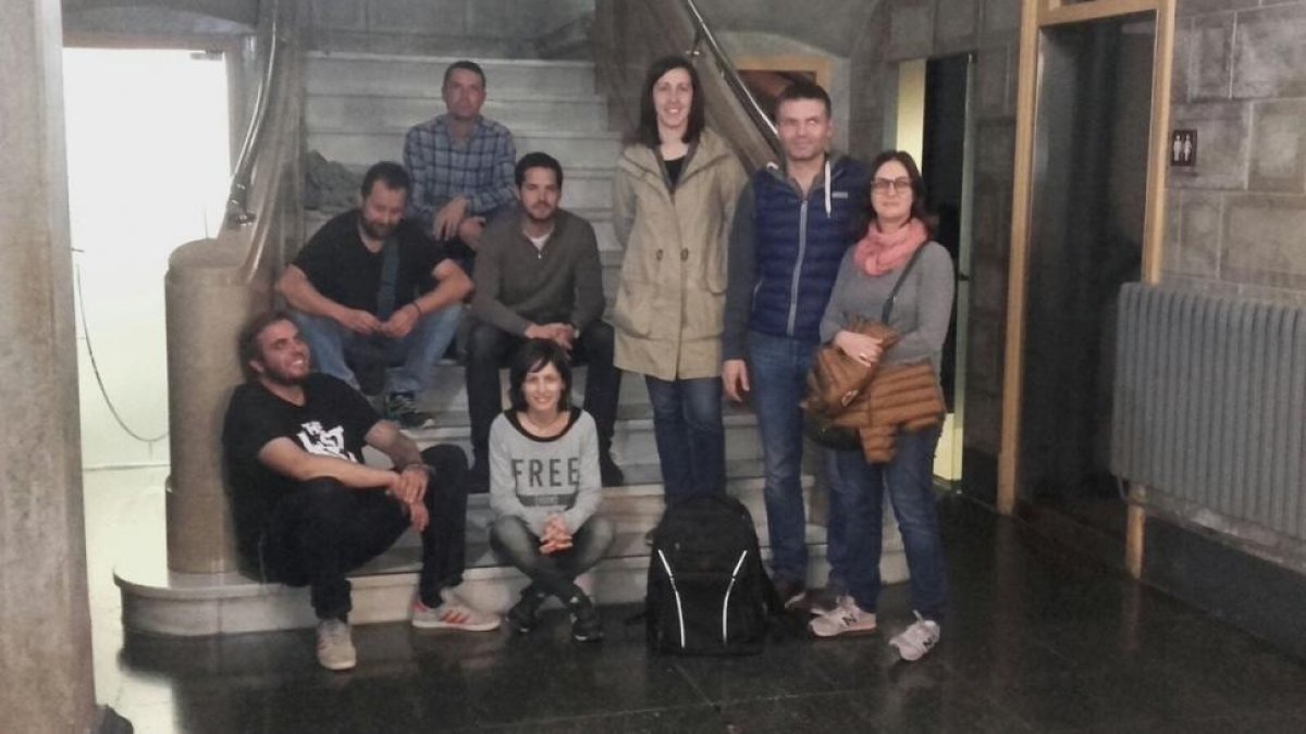 Los ocho concejales del PDeCat, ERC y Alternativa d' Unitat Popular (AUP) han permanecido encerrados dos noches -desde el pasado viernes- en el Ayuntamiento de Rubí 