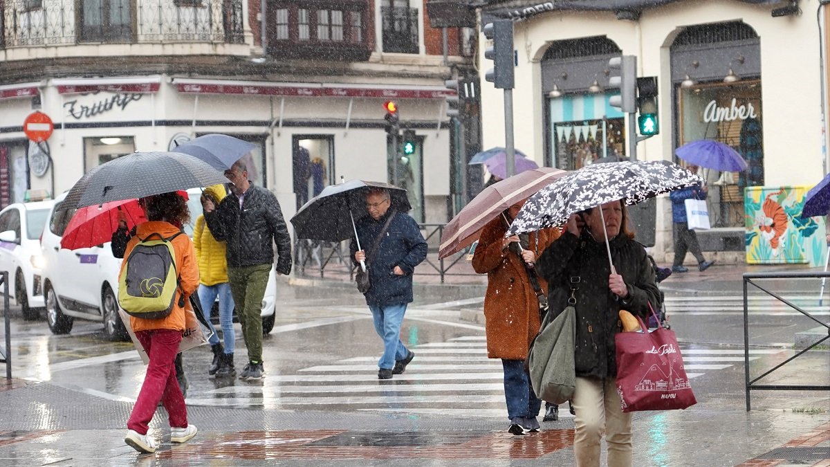 Temporal de viento y lluvia en Valladolid.- ICAL