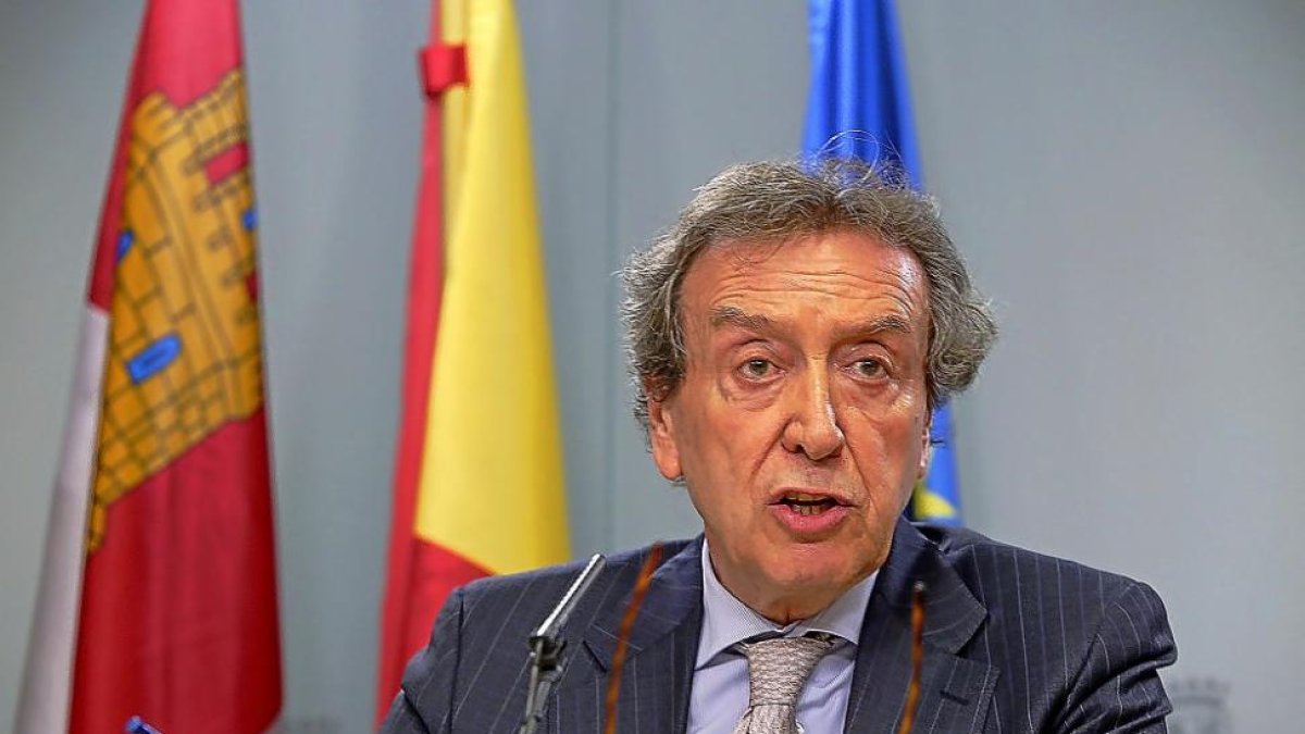 El vicepresidente y consejero de la Presidencia, José Antonio de Santiago-Juárez, en la rueda de prensa.-ICAL