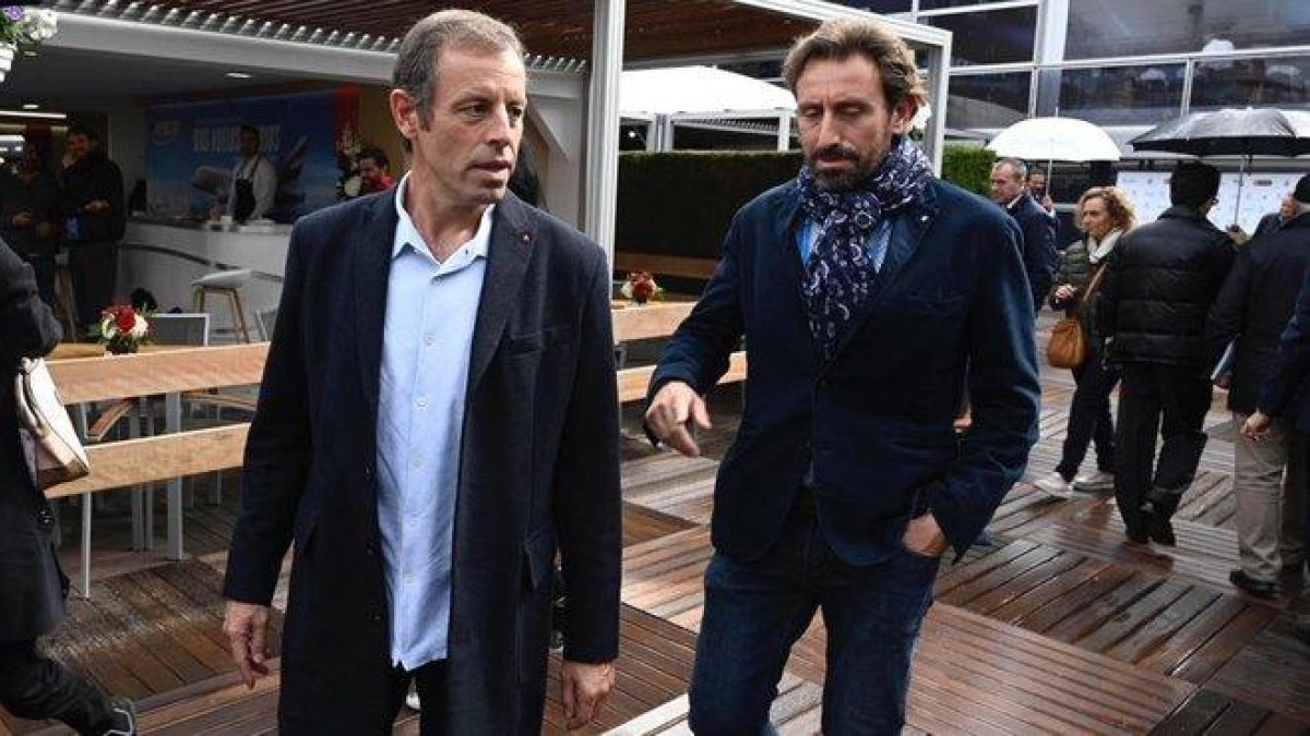 Sandro Rosell y su hermano Sergi en una imagen reciente.-JORDI COTRINA