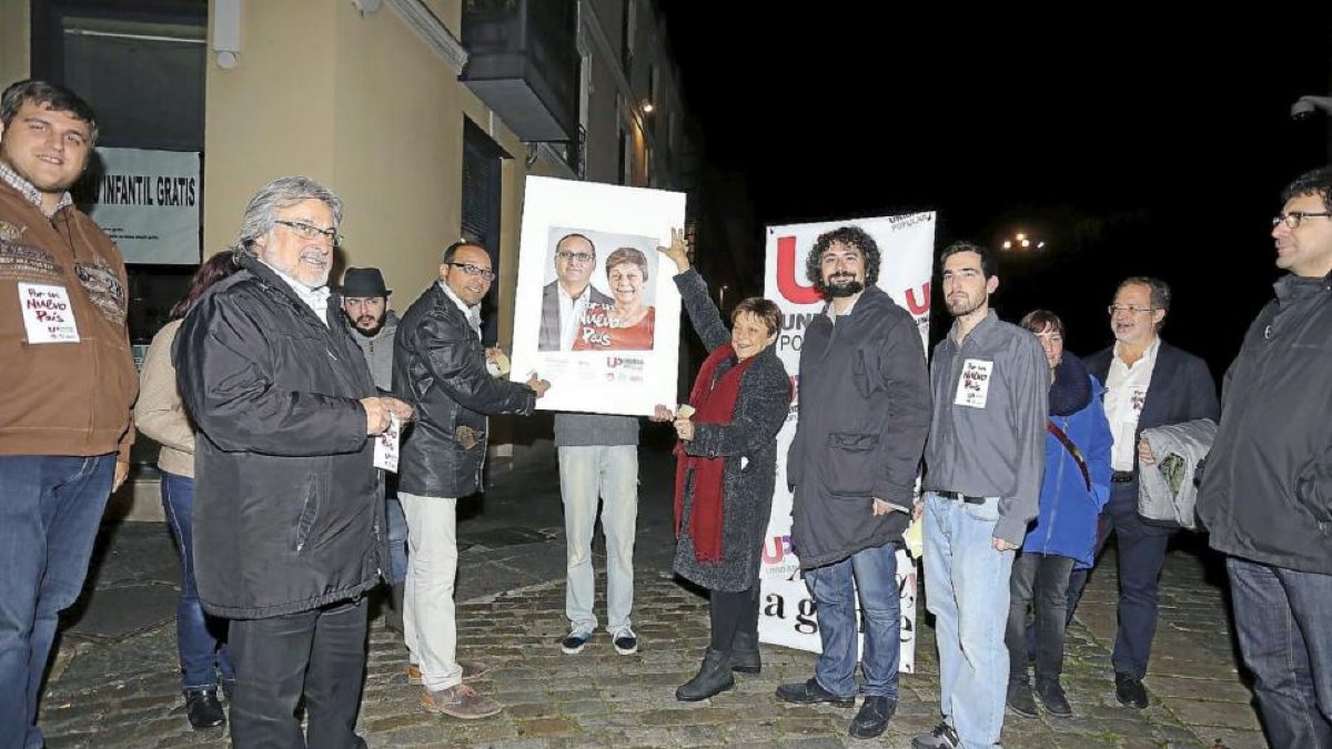 González y Sarrión con los candidatos de Unión Popular, en Valladolid.-ICAL