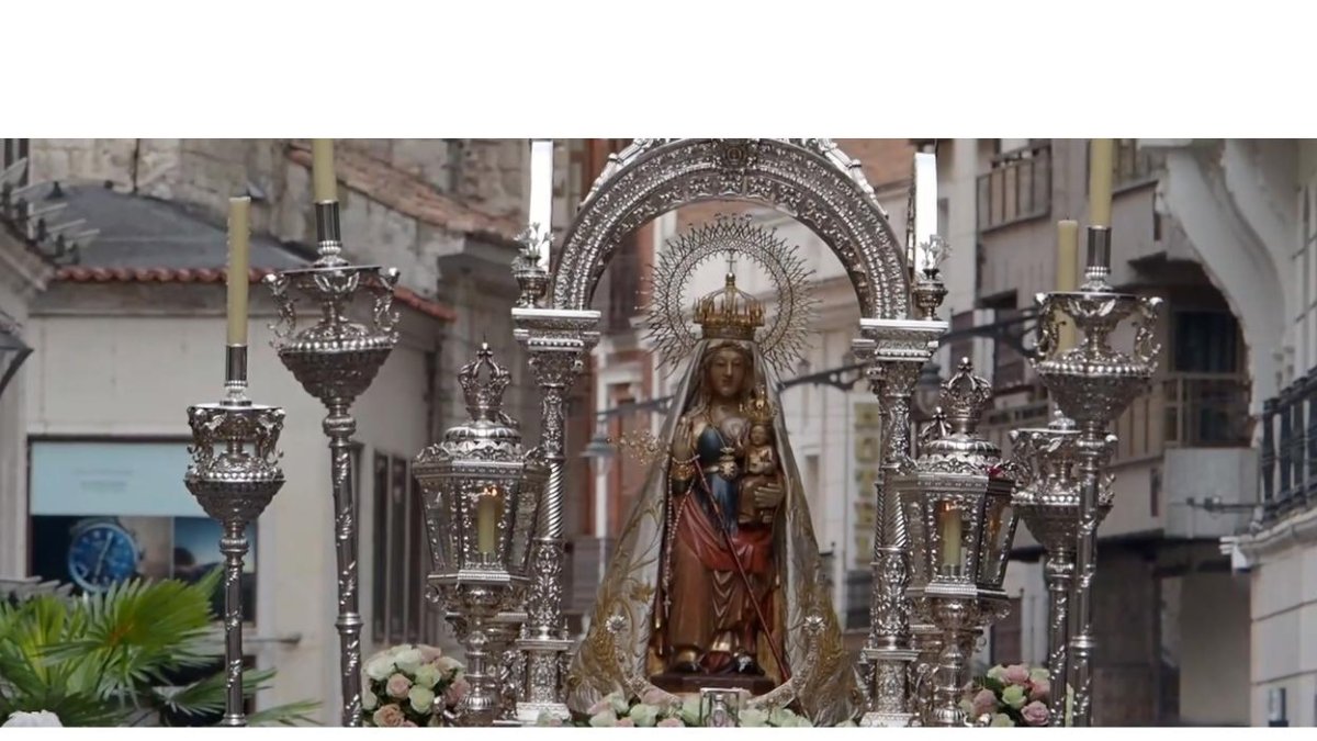 Procesión y misa en Valladolid en honor a la Virgen de San Lorenzo. Photogenic