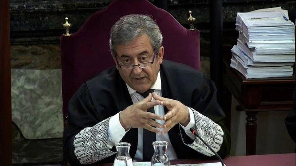 El fiscal Javier Zaragoza lee su informe final en el juicio del ’procés’-